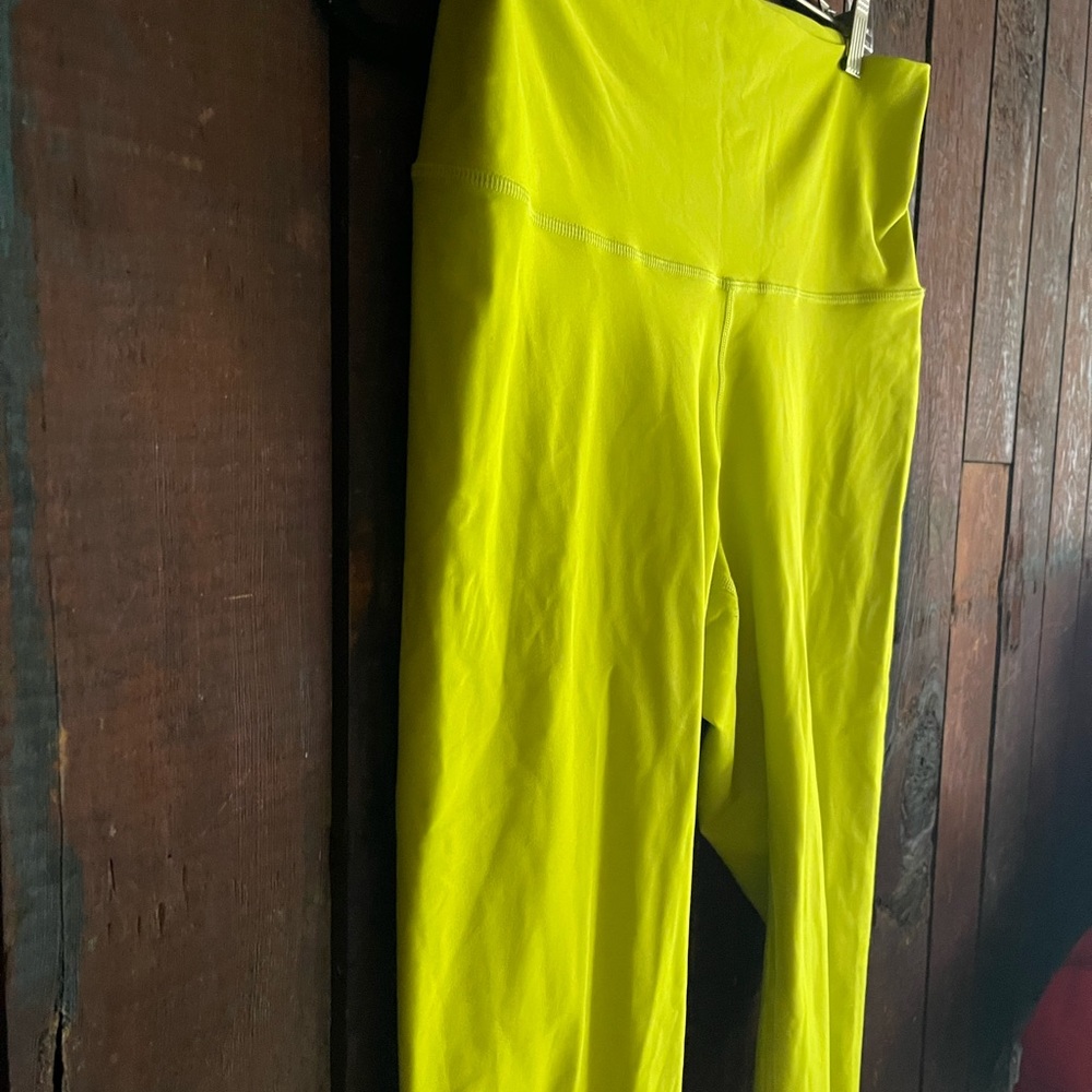 Bright colored chartreuse colored leggings - like new - Picture 4 of 6